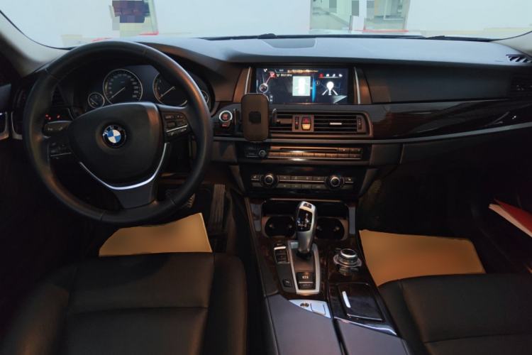 Used BMW 5 Series 2017 525Li Leading Model Center Console