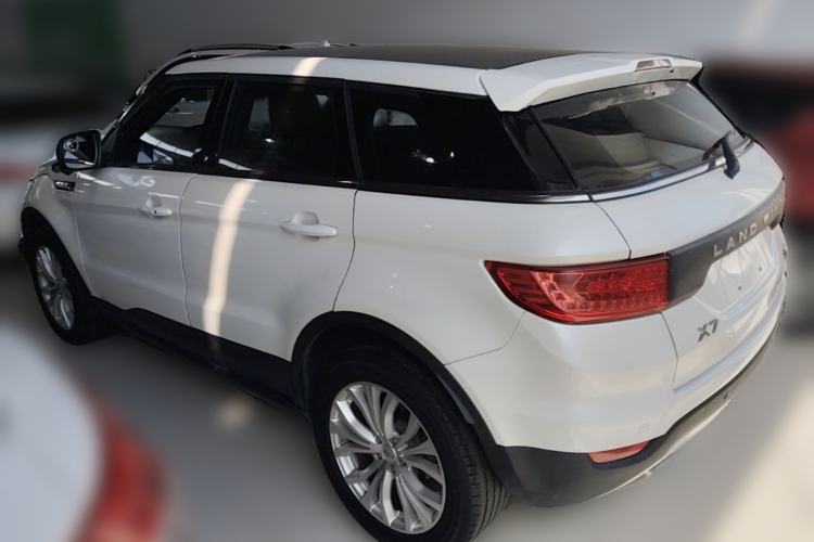 Used Land X7 2015 2.0T Panoramic Prestige Edition
