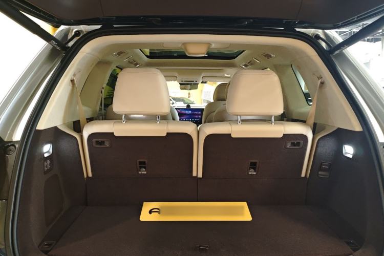 Used Hima AITO M9 2024 Range-Extended Ultra Version 42 kWh 6-Seater Model Trunk