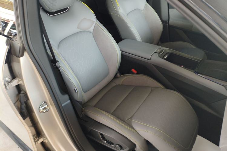 Used Lynk & Co 08 EM-P 2023 120km Long-Range Halo
