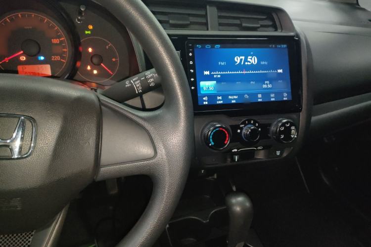 Used Honda Fit 2018 1.5L CVT Comfort Sunroof Version Center Console