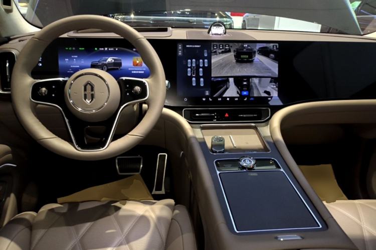 Used Hima AITO M9 2025 Extended-Range Ultra Version 52 kWh 5-Seater Edition Center Console