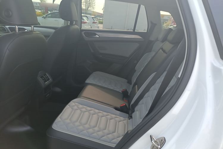 Used Volkswagen Tayron 2023 Revised Version 380TSI All-Wheel Drive R-Line High-Energy Edition Left Rear Seat