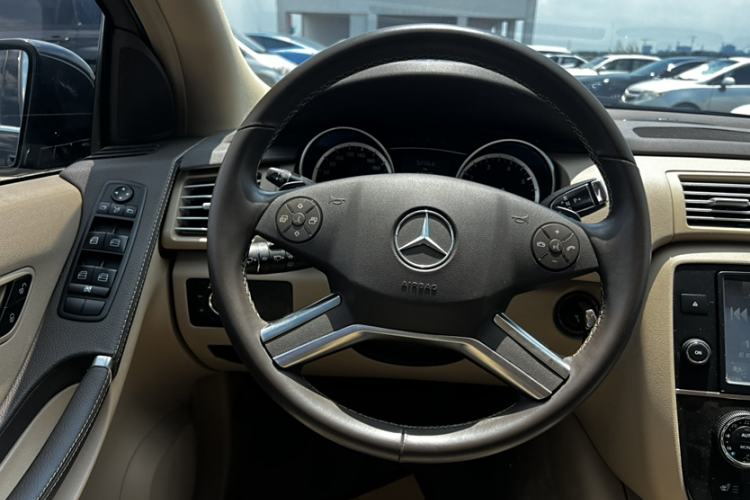 Used Mercedes-Benz R-Class 2017 R 320 4MATIC Business Edition Prestige Model