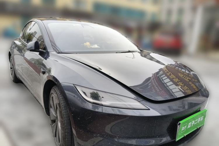 Used Tesla Model 3 2023 Rear-Wheel-Drive Version Front Right 45 Deg