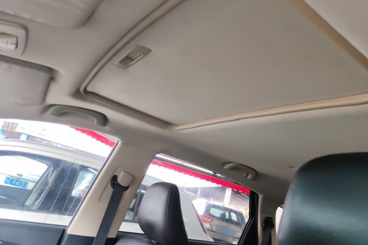 Used Baojun 560 2015 1.8L manual luxury version Headliner