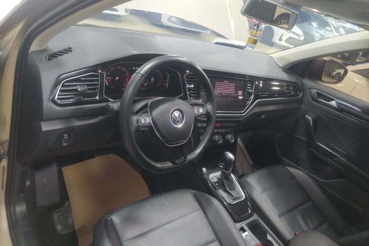 Used Volkswagen T-ROC 2021 280TSI DSG Two-Wheel Drive Comfort Connect Edition
