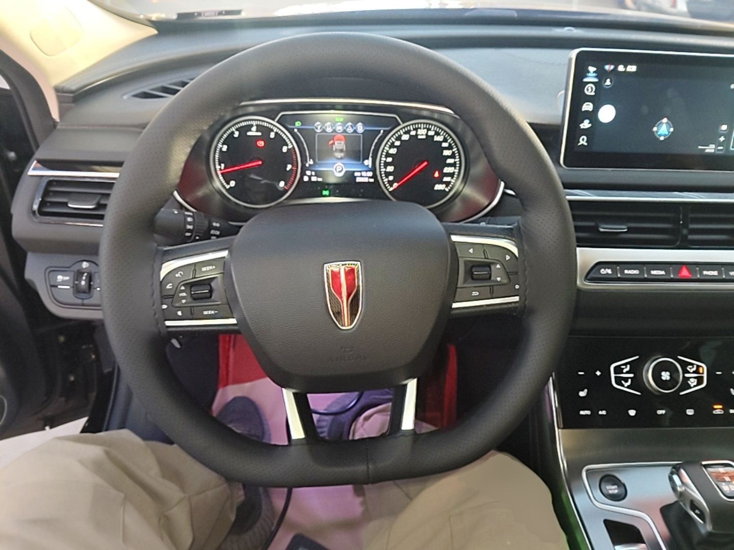 Hongqi H5 2022 Classic Model Facelift 1.8T Automatic Smart Connect Flagship Edition - Chinese Trim Xiang — снимка 19