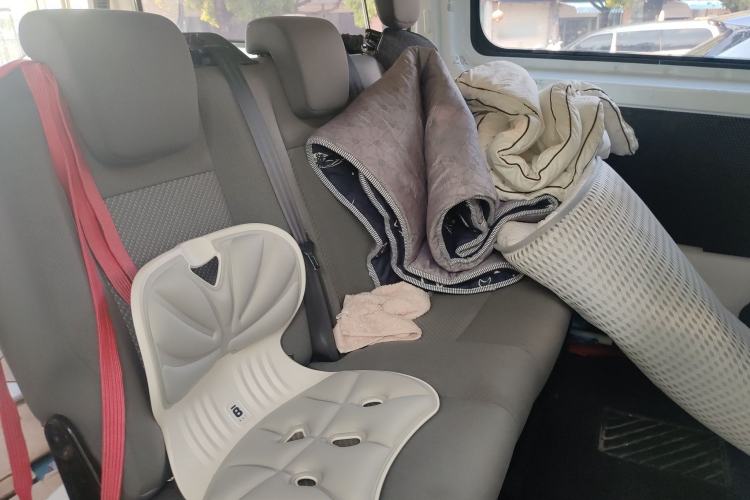 Used Ford Transit 2019 2.0T Diesel Multi-Purpose Commercial Vehicle Mid-Drive Mid-Roof 6-Seater China VI Standard