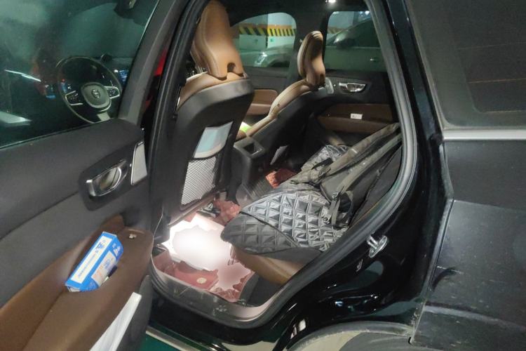 Used Volvo XC60 New Energy 2023 T8 Plug-in Hybrid Long-Range All-Wheel Drive Intelligent Luxury and Enjoyment Edition
