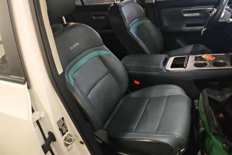 Used AION Y 2022 Plus 70 Smart Edition Right Front Seat