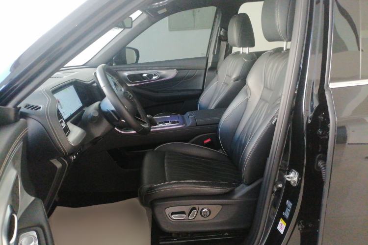 Used GAC Trumpchi GS8 2024 Linghang Series 2.0 TGDI Two-Wheel Drive Luxury Smart Connectivity Version
