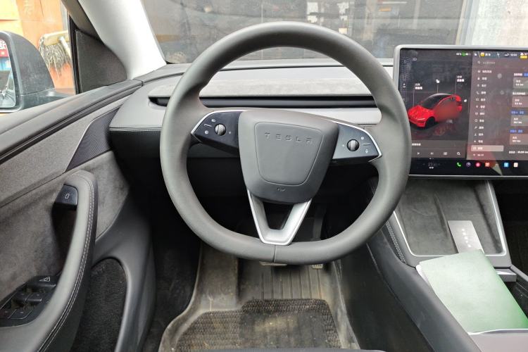 Used Tesla Model Y 2025 Long-Range All-Wheel Drive First Edition