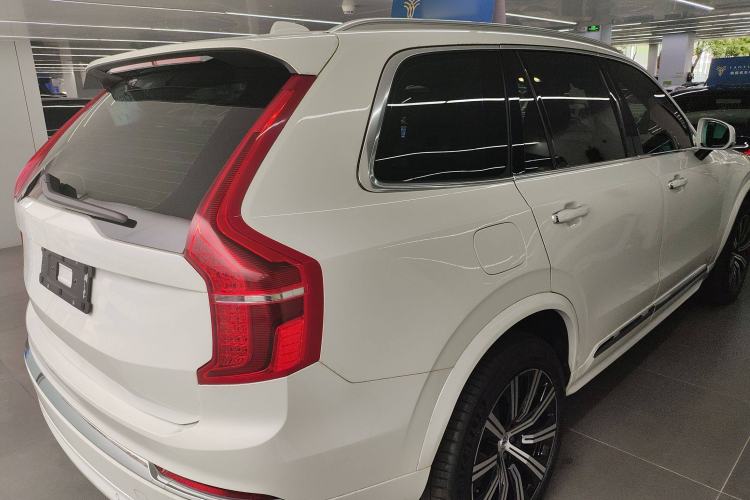 Used Volvo XC90 2023 B5 SmartDrive Luxury Edition 5 Seats
