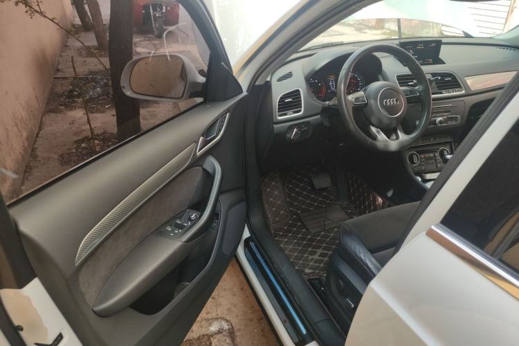 Used Audi Q3 2017 35 TFSI Sport Edition Driver Seat