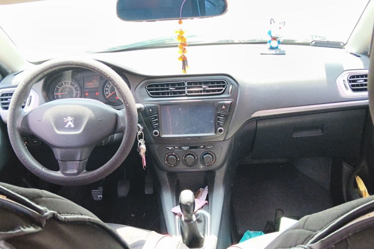 Used Peugeot 301 2014 1.6L Manual Comfort Edition Center Console