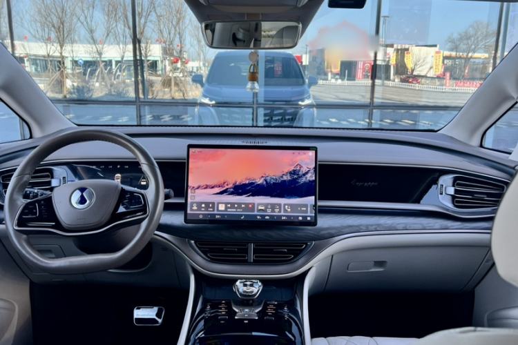 Used Denza D9 2022 DM-i 1040 Prestige Model