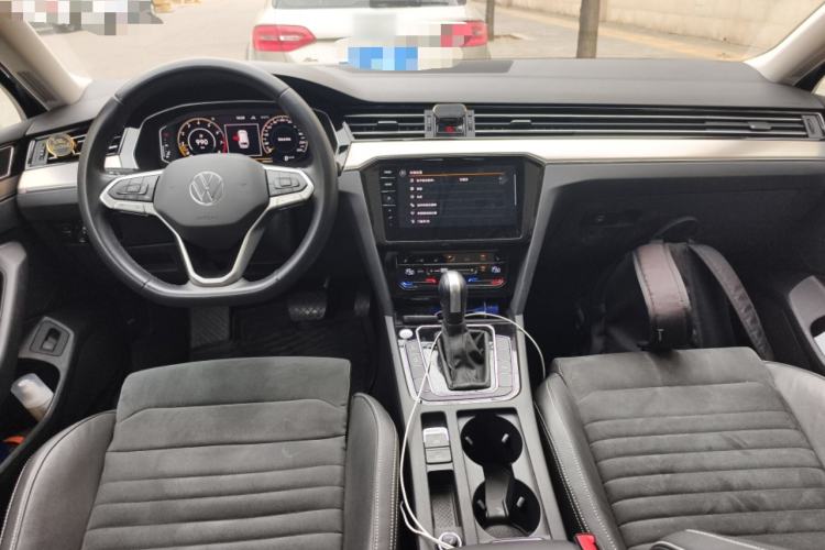 Used Volkswagen Variant 2021 2.0T Comfort Edition Center Console