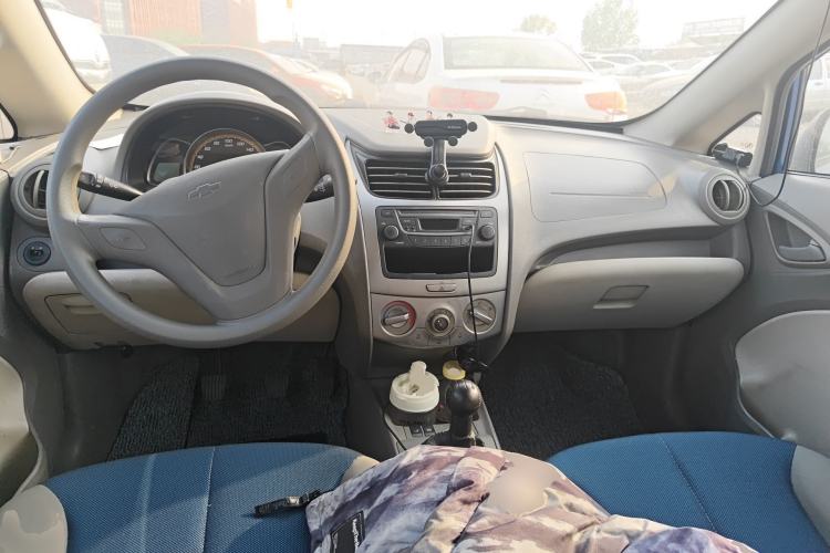 Used Chevrolet Sail 2013 Sedan 1.2L Manual Fashionable Happiness Edition Center Console