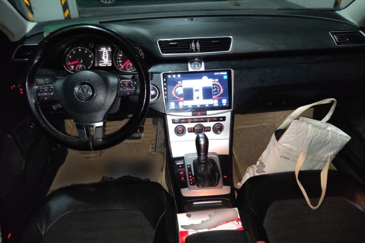 Used Volkswagen Magotan 2013 1.8TSI Luxury Model Center Console