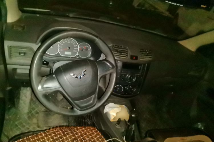 Used Wuling Hongguang 2015 1.5L S Basic Version China V Standard
