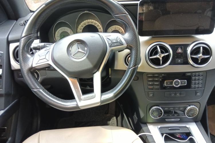 Used Mercedes-Benz GLK-Class 2015 GLK 300 4MATIC Fashion Edition Ultimate Version Steering Wheel