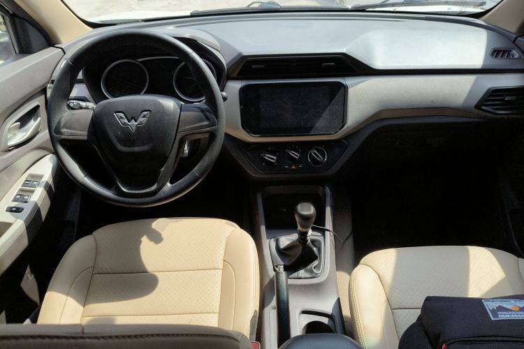 Used Wuling Hongguang 2019 1.5L S Comfort Edition China VI LAR