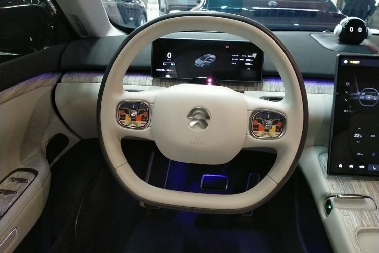 Used Nio ET7 2022 75 kWh Steering Wheel