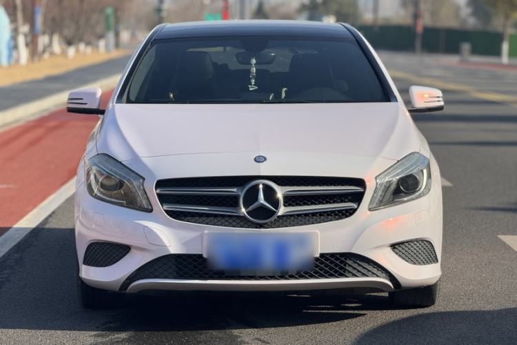 Used Mercedes-Benz A-Class (Import) 2015 A 200 Fashion Model
