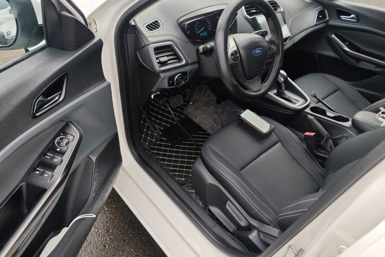 Used Ford Escort 2015 1.5L Automatic Fashion Model