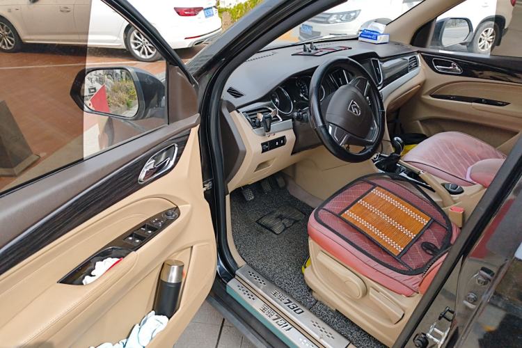 Used Baojun 730 2014 1.5L manual Comfort version 7 seats
