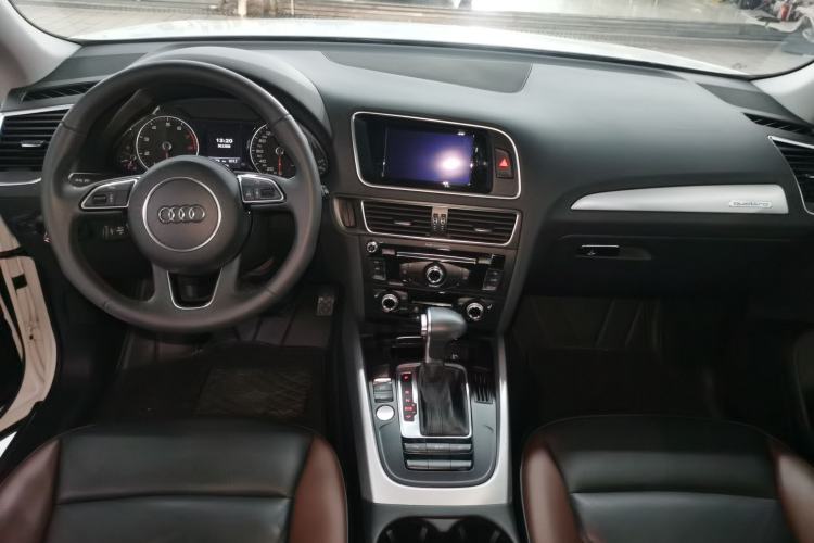 Used Audi Q5 2017 Plus 40 TFSI Technology Model
