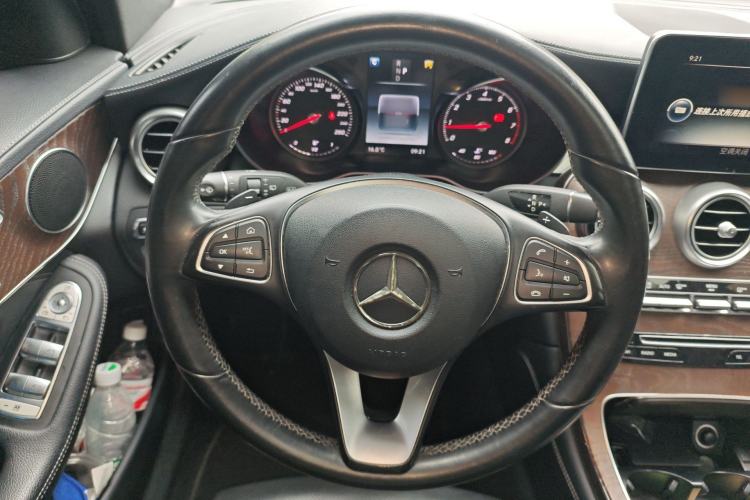 Used Mercedes-Benz GLC 2016 GLC 300 4MATIC Luxury Model Steering Wheel