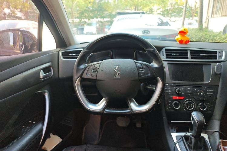 Used DS 5LS 2014 1.6T Elegant Version THP160