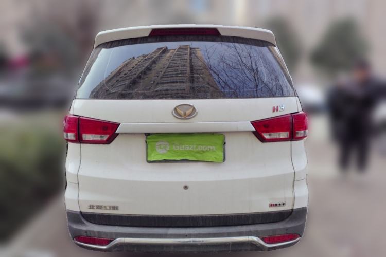 Used HYOSOW H3 2015 1.5L manual Comfort trim level Rear