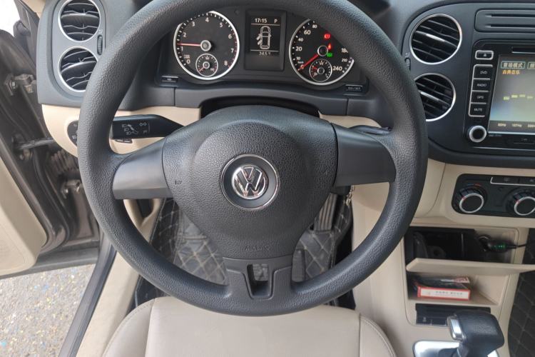 Used Volkswagen Tiguan 2010 1.8 TSI Automatic Two-Wheel Drive Urban Edition Steering Wheel