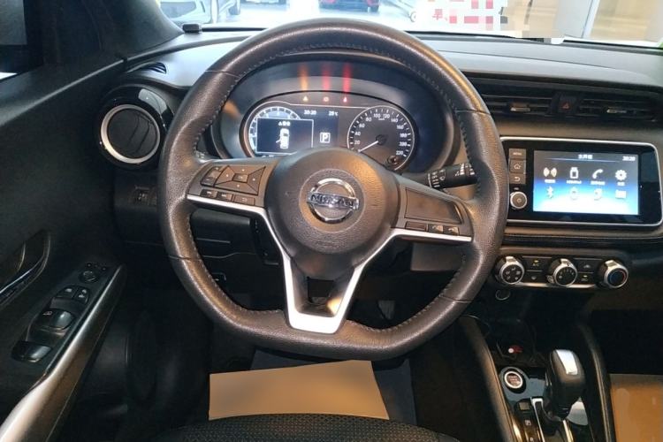 Used Nissan Kicks 2017 1.5L CVT Smart Drive Edition Steering Wheel