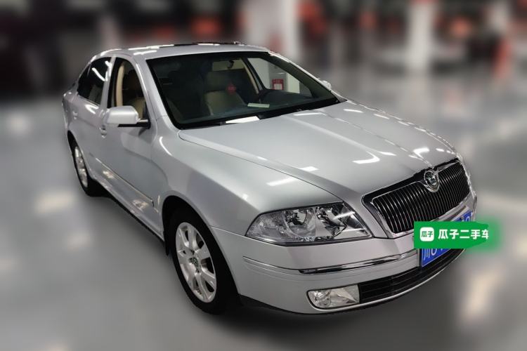 Used Skoda Octavia 2007 1.6L Automatic Elegance Edition Front Right 45 Deg