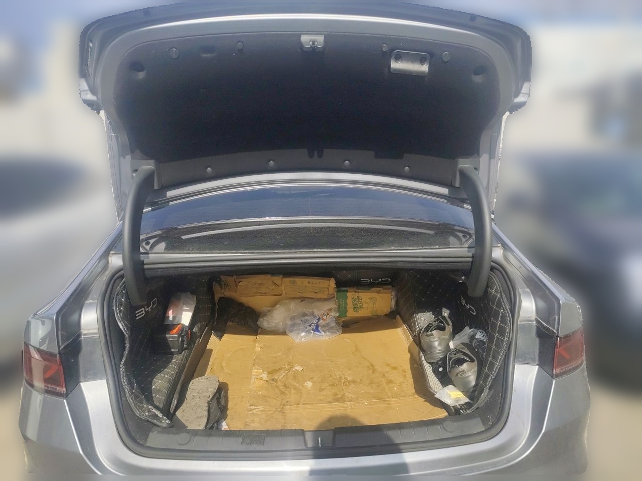 BYD Qin PLUS 2024 HONOR Edition DM-i 55KM Leading Model — снимка 19
