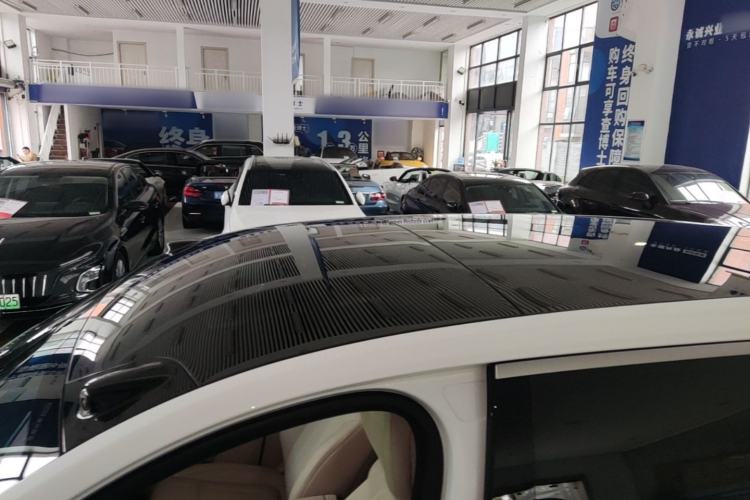 Used ONVO Luxeed L90 2025 Model—Ultra Six-Seater Version Roof