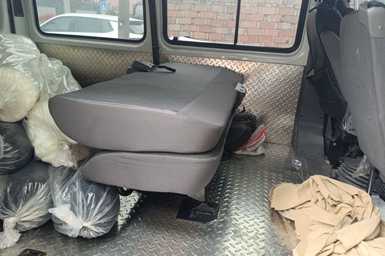 Used JMC Transit 2019 2.8T Commercial Version Short Wheelbase Mid-Roof 6-Seater China VI JX493 Left Rear Seat