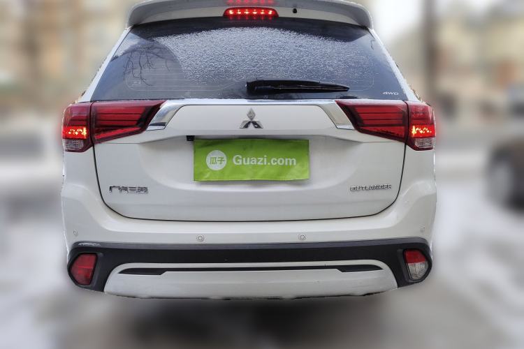Used Mitsubishi Outlander 2019 2.4L 4x4 Zhi Xiang Edition 5 Seats China VI Standard
