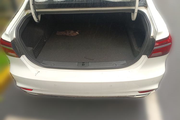 Used Roewe i6 New Energy 2019 PLUS 50T 4G Connected Glory Luxury Edition Trunk