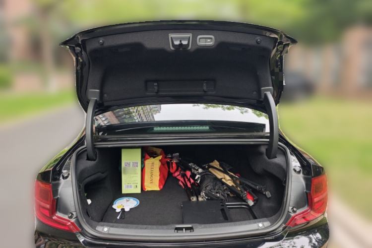 Used Volvo S90 2019 T5 Zhiyuan Edition Trunk