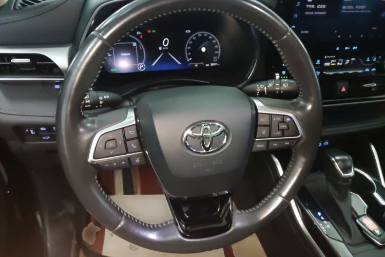 Used Toyota Highlander 2022 Dual-Engine 2.5L Four-Wheel Drive Supreme Edition 7-Seater Steering Wheel