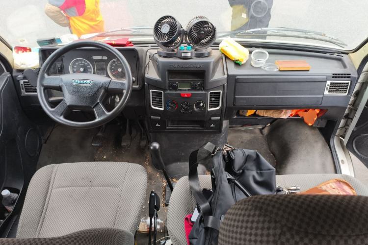 Used Iveco Daily 2017 2.5T A35 Passenger Van 5-7 Seats Model 47Z5
