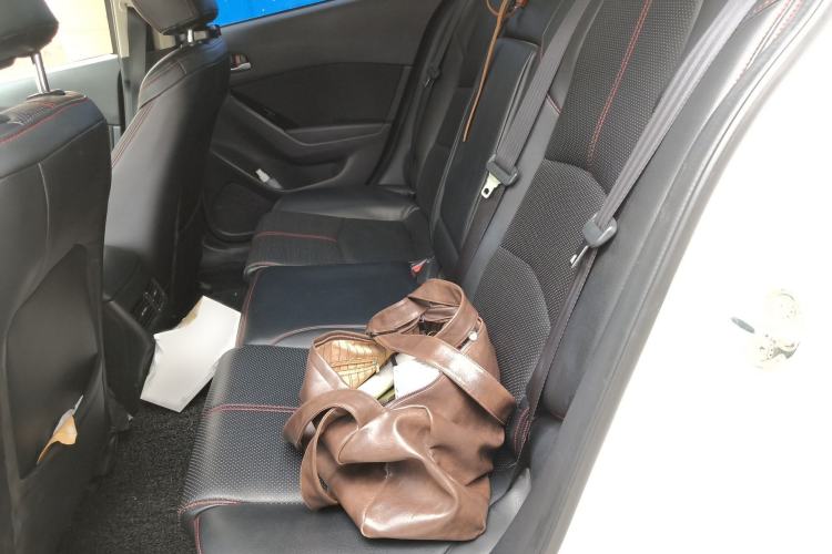 Used Mazda 3 Axela 2017 Hatchback 2.0L Automatic Luxury Model Emission Standard China V