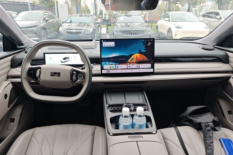 Used Geely Galaxy 8 2025 130km EM-P Starship Edition