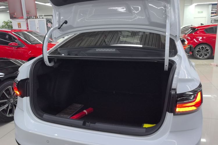 Used Volkswagen Lavida 2025 New Sharp 1.5L Outstanding New Edition Trunk