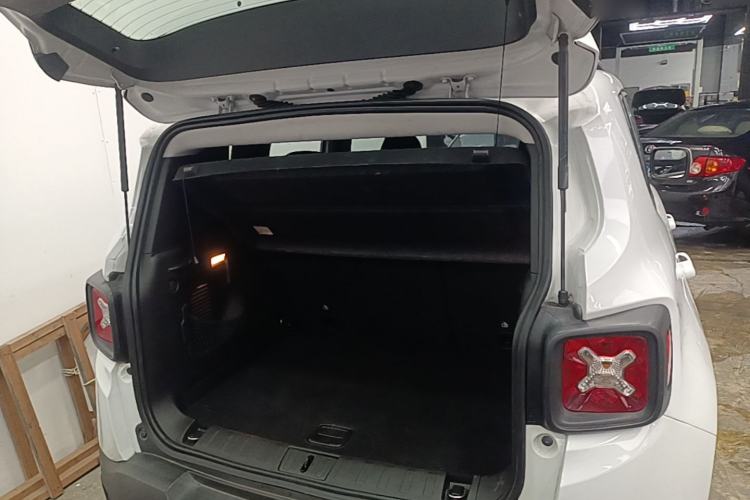 Used Jeep Renegade 2018 Connected Large Screen Version 180T Automatic Jingneng Version
